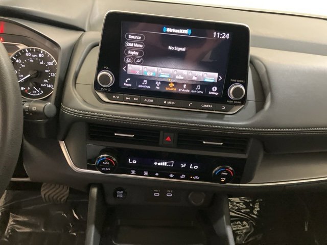 Used 2024 Nissan Rogue SV image 15