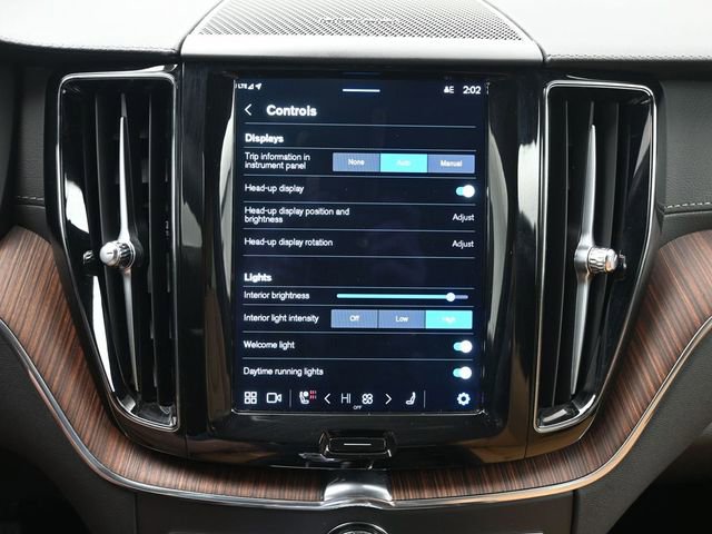 Used 2023 Volvo XC60 B6 Ultimate w/ Climate Package image 19