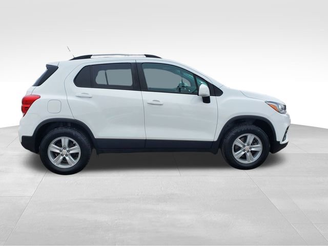 Certified 2022 Chevrolet Trax LT w/ LT Convenience Package image 6