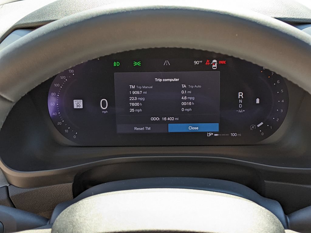 Certified 2024 Volvo XC40 B5 Plus w/ Protection Package Premier AWD/4WD image 14