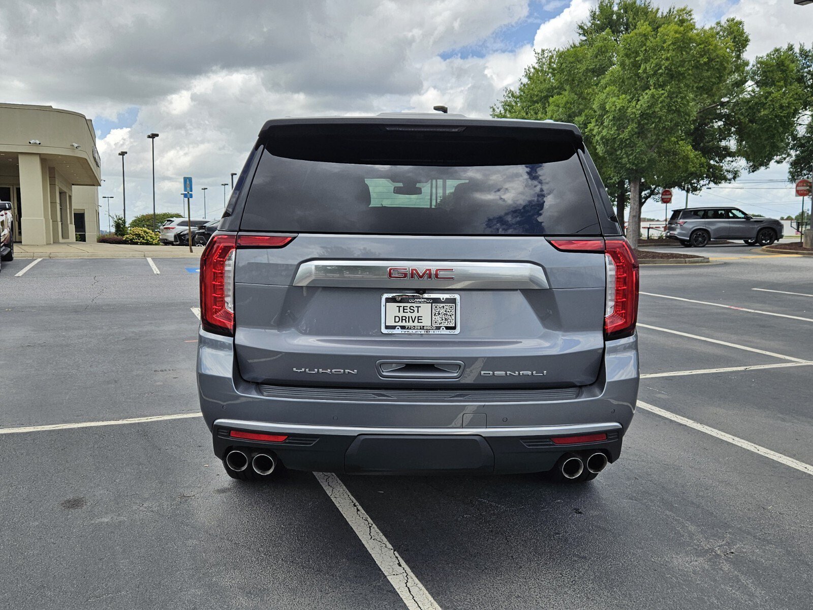 Used 2022 GMC Yukon XL Denali AWD/4WD image 7