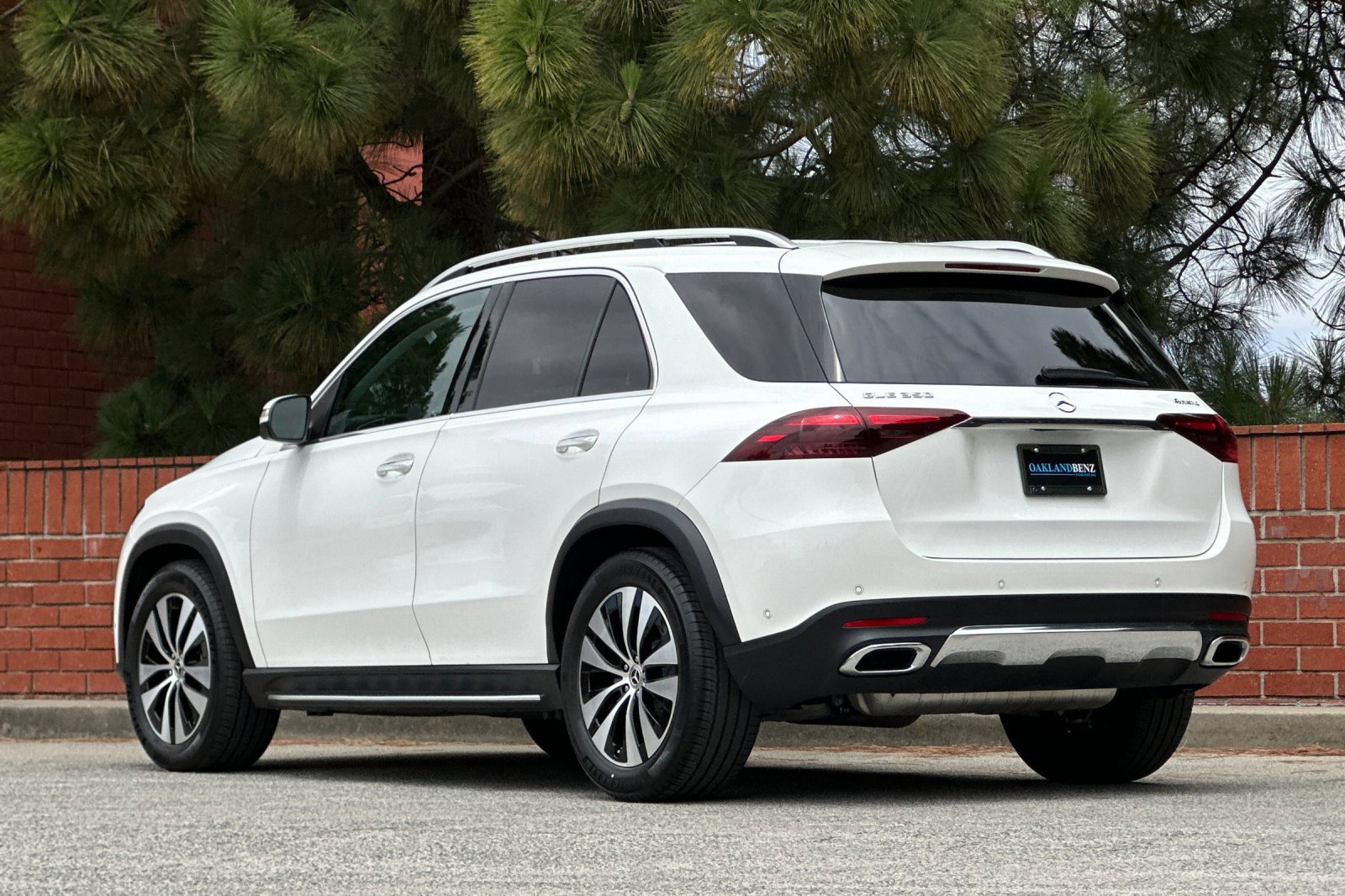 Used 2024 Mercedes-Benz GLE 350 4MATIC image 7