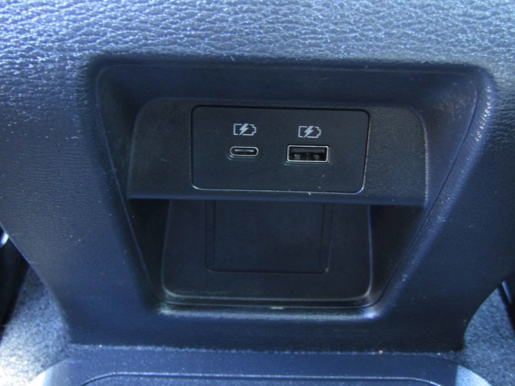 Used 2023 Mitsubishi Outlander SE image 31