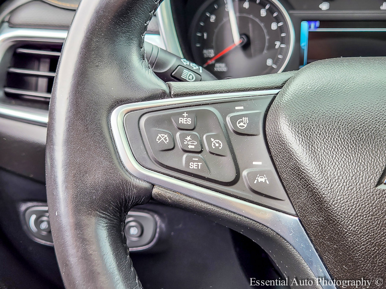 Used 2018 Chevrolet Equinox Premier FWD image 15