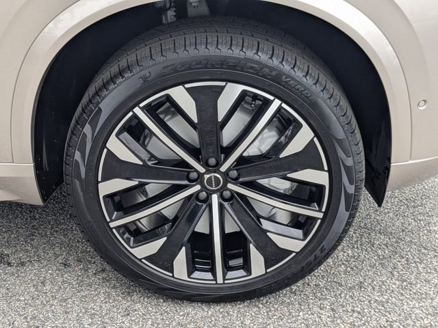New 2026 Volvo XC90 B6 Ultra w/ Lounge Package image 11