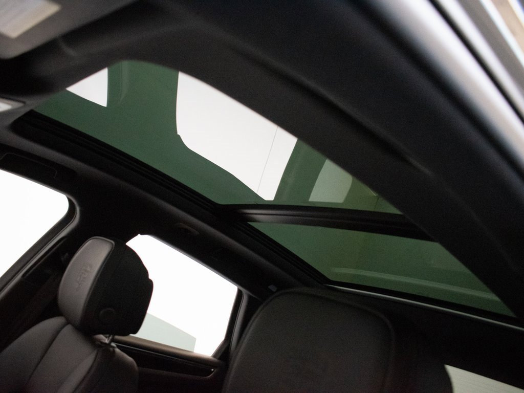 New 2026 Porsche Macan image 22