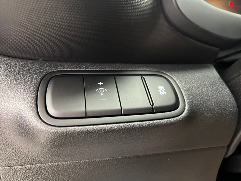 Used 2023 Hyundai Venue Limited FWD image 20