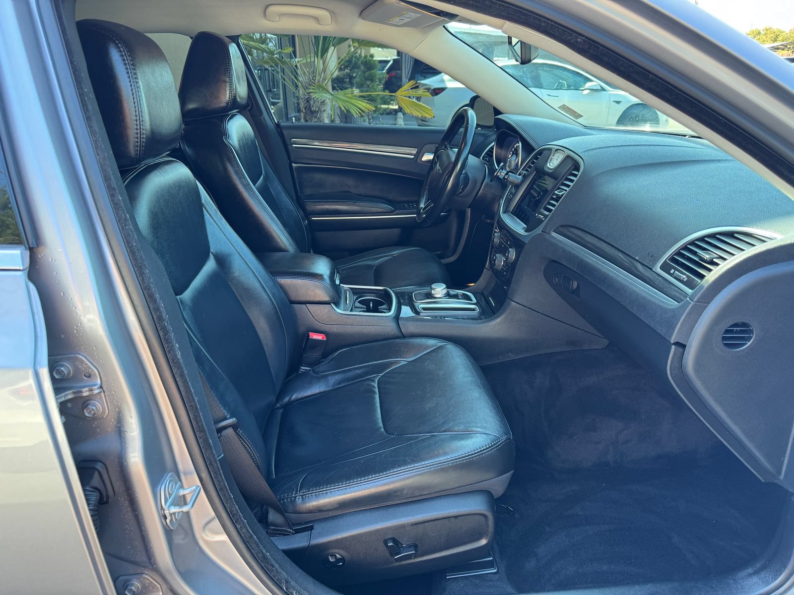 Used 2017 Chrysler 300 Limited AWD/4WD image 20