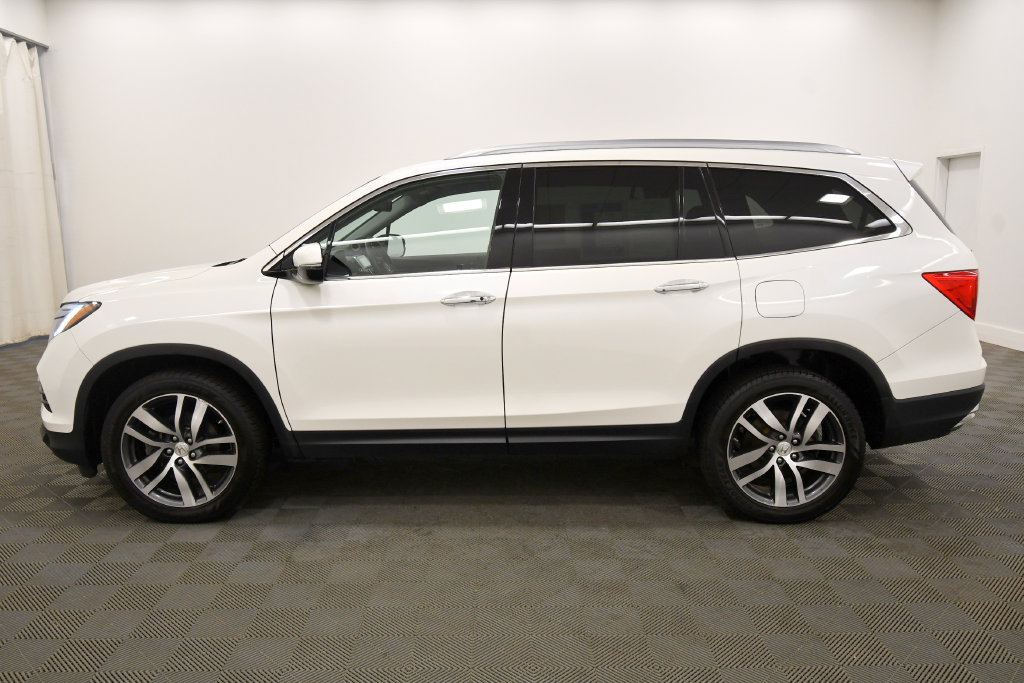 Certified 2017 Honda Pilot Touring image 4
