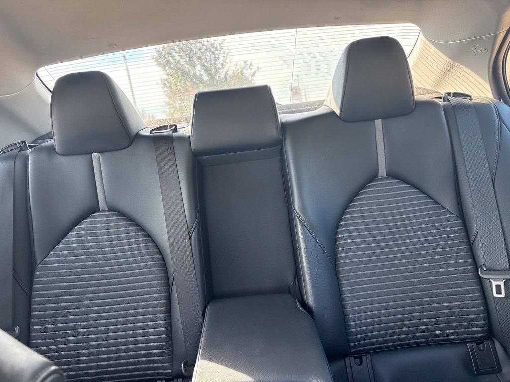 Used 2020 Toyota Camry SE FWD image 18