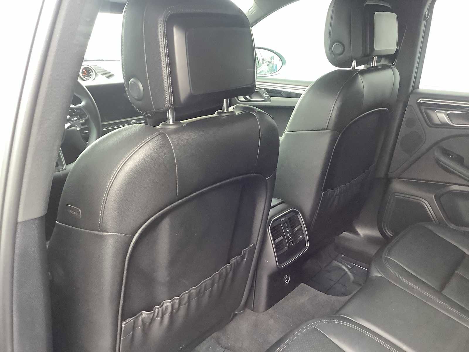 Used 2021 Porsche Macan image 13