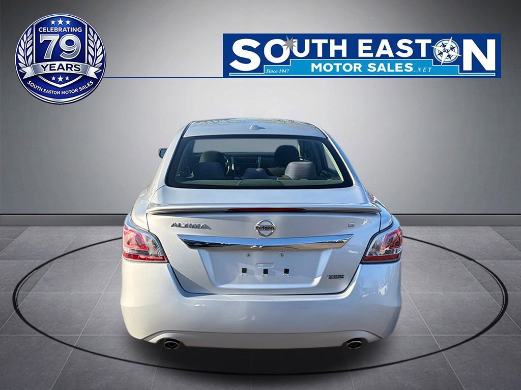 Used 2015 Nissan Altima 2.5 S w/ Special Edition Package FWD image 4
