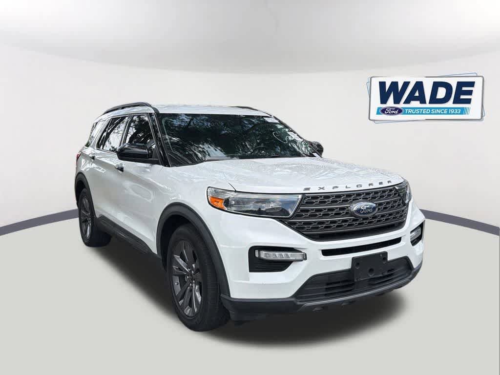 Used 2022 Ford Explorer XLT w/ Equipment Group 202A RWD image 3