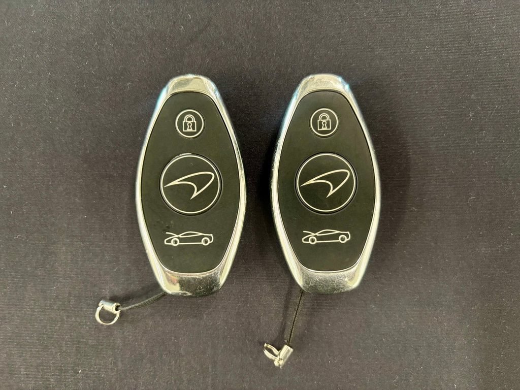Used 2020 McLaren 600LT Spider RWD image 29