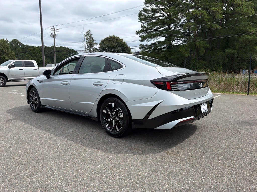 Certified 2025 Hyundai Sonata SEL FWD image 12