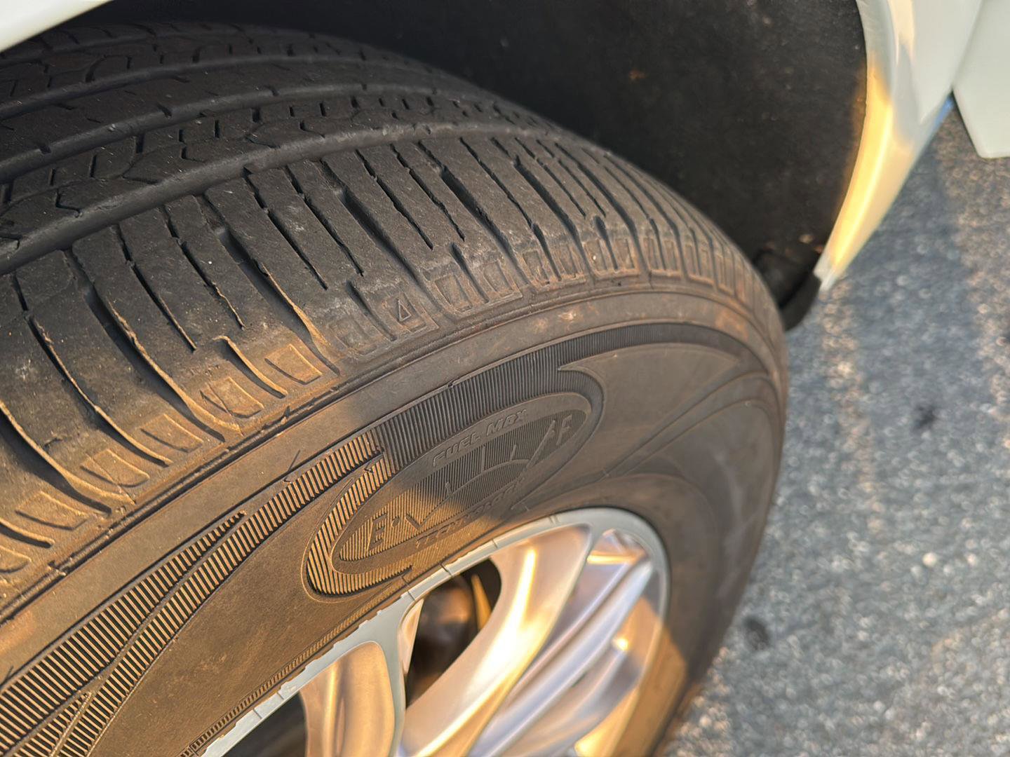 Used 2024 Buick Enclave Premium image 39