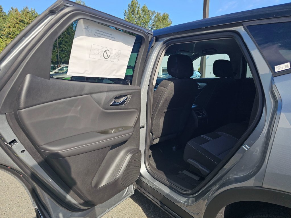 New 2026 Chevrolet Blazer LT w/ LPO, Black Grille Bar Package AWD/4WD image 19