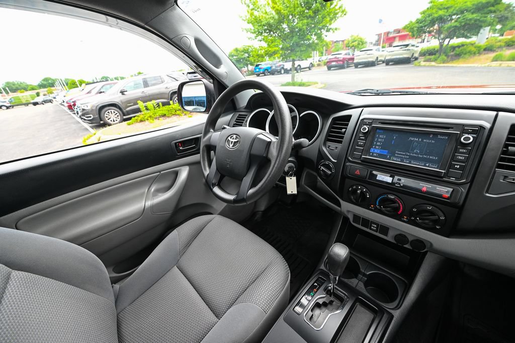 Used 2014 Toyota Tacoma 4x4 Regular Cab image 24