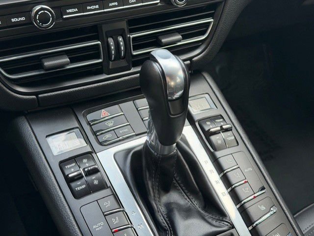 Used 2019 Porsche Macan image 40