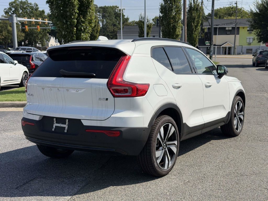 New 2026 Volvo XC40 B5 Ultra w/ Protection Package Premier AWD/4WD image 19