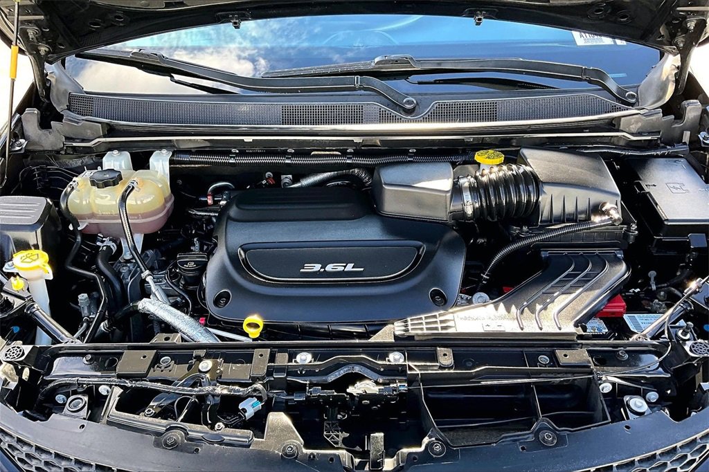 Used 2018 Chrysler Pacifica Touring-L w/ Premium Audio Group image 11