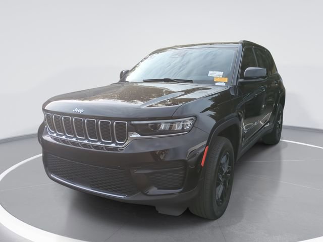 Used 2023 Jeep Grand Cherokee Laredo w/ Luxury Tech Group I
