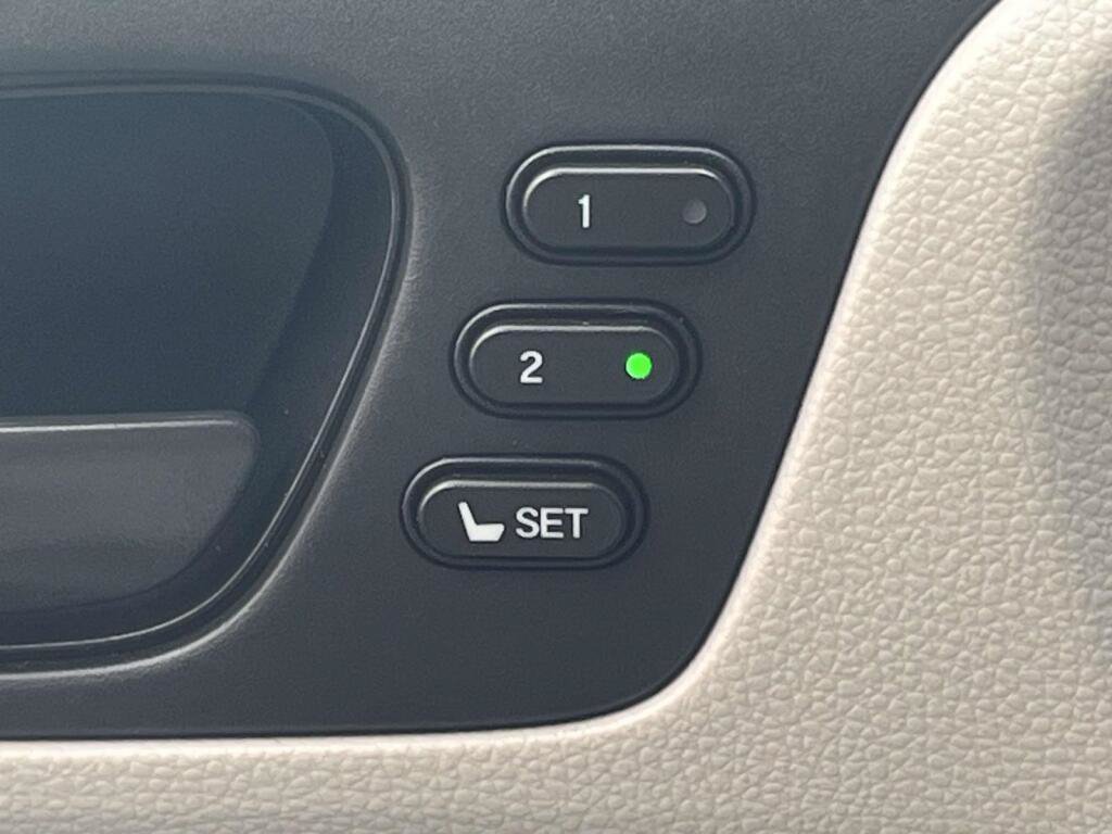Used 2025 Honda Odyssey EX-L image 29