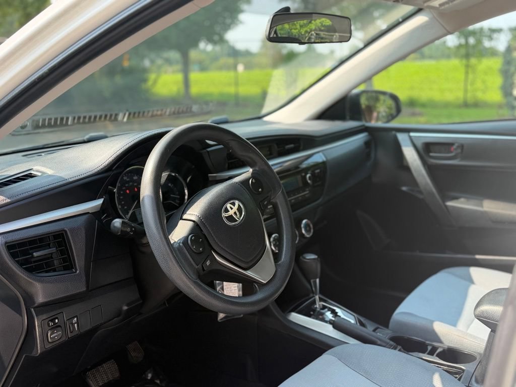 Used 2015 Toyota Corolla L FWD image 2