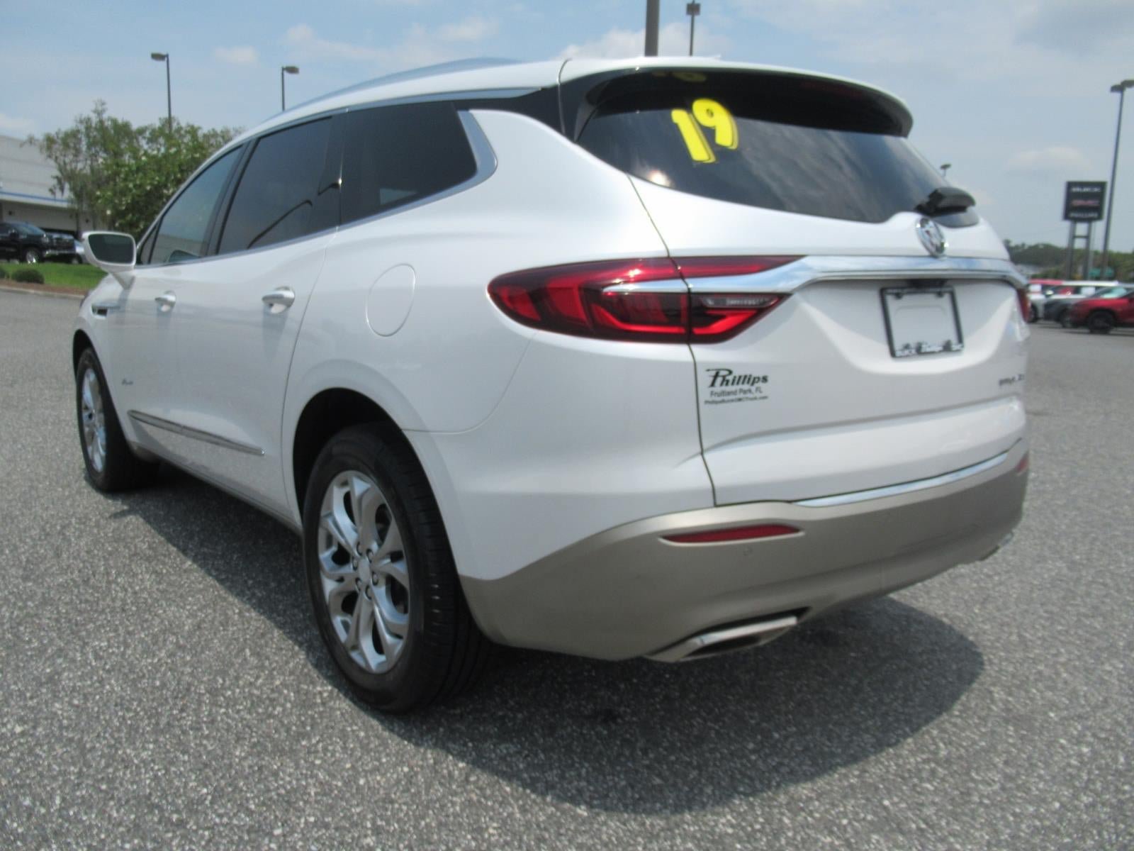 Used 2019 Buick Enclave Avenir w/ Avenir Technology Package FWD image 5