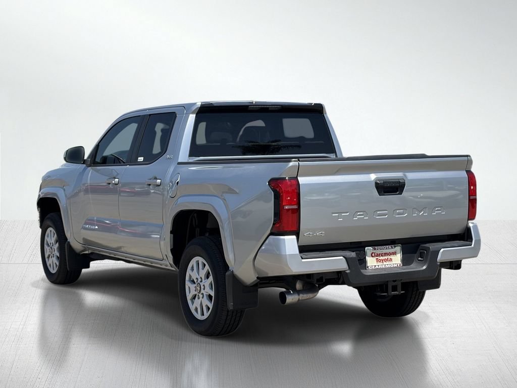 Certified 2025 Toyota Tacoma SR5 AWD/4WD image 4