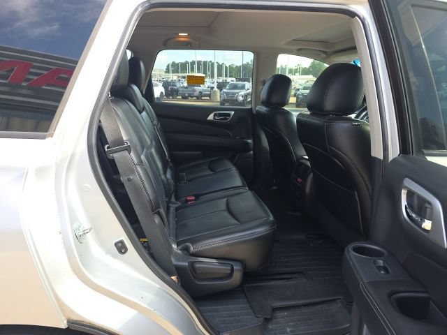 Used 2015 Nissan Pathfinder Platinum w/ Cargo Package FWD image 10