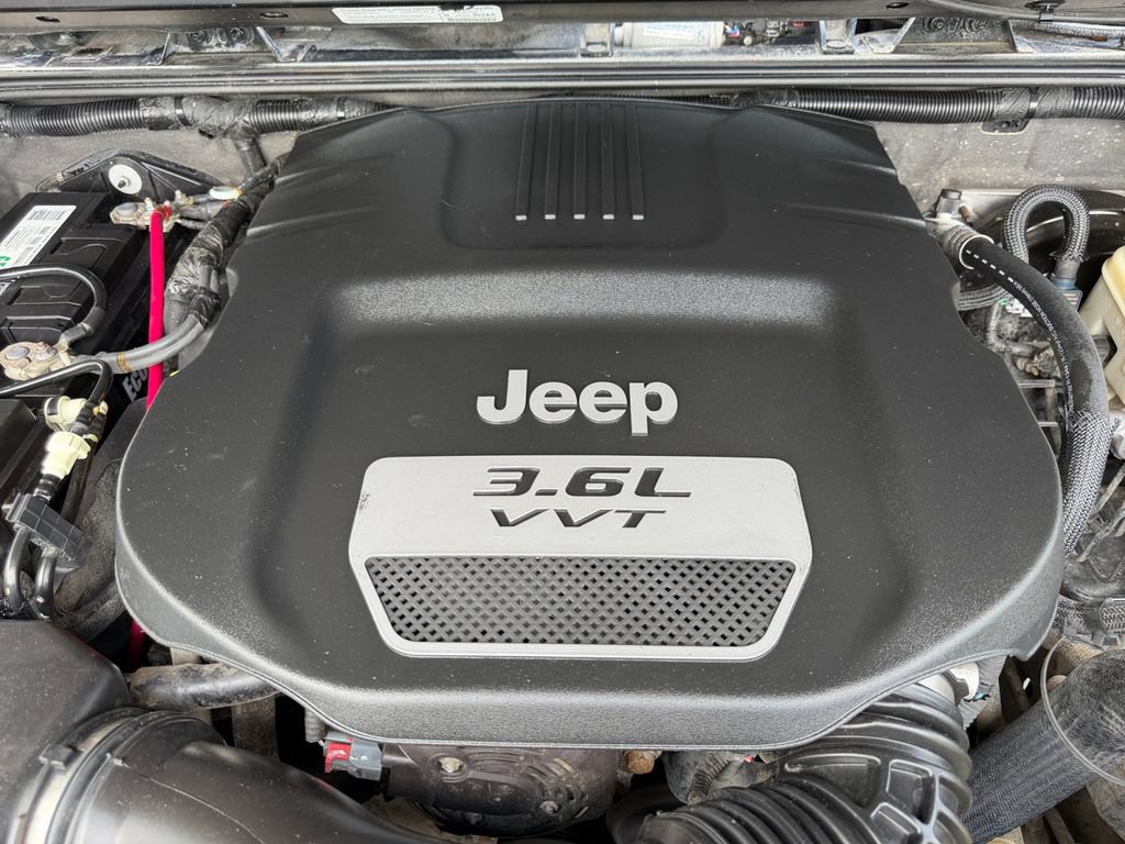 Used 2013 Jeep Wrangler Rubicon AWD/4WD image 20