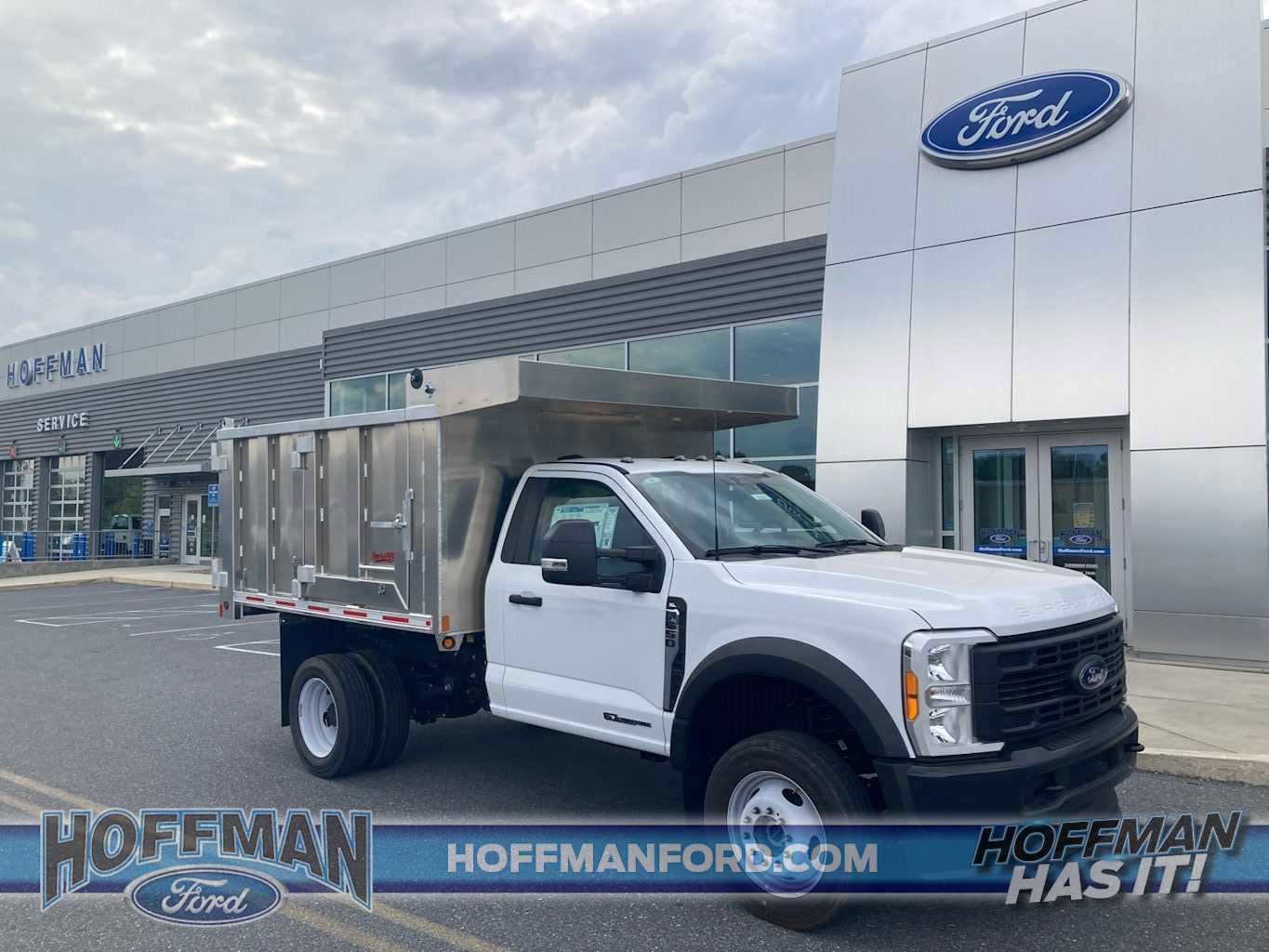 New 2023 Ford F550 4x4 Regular Cab Super Duty image 2