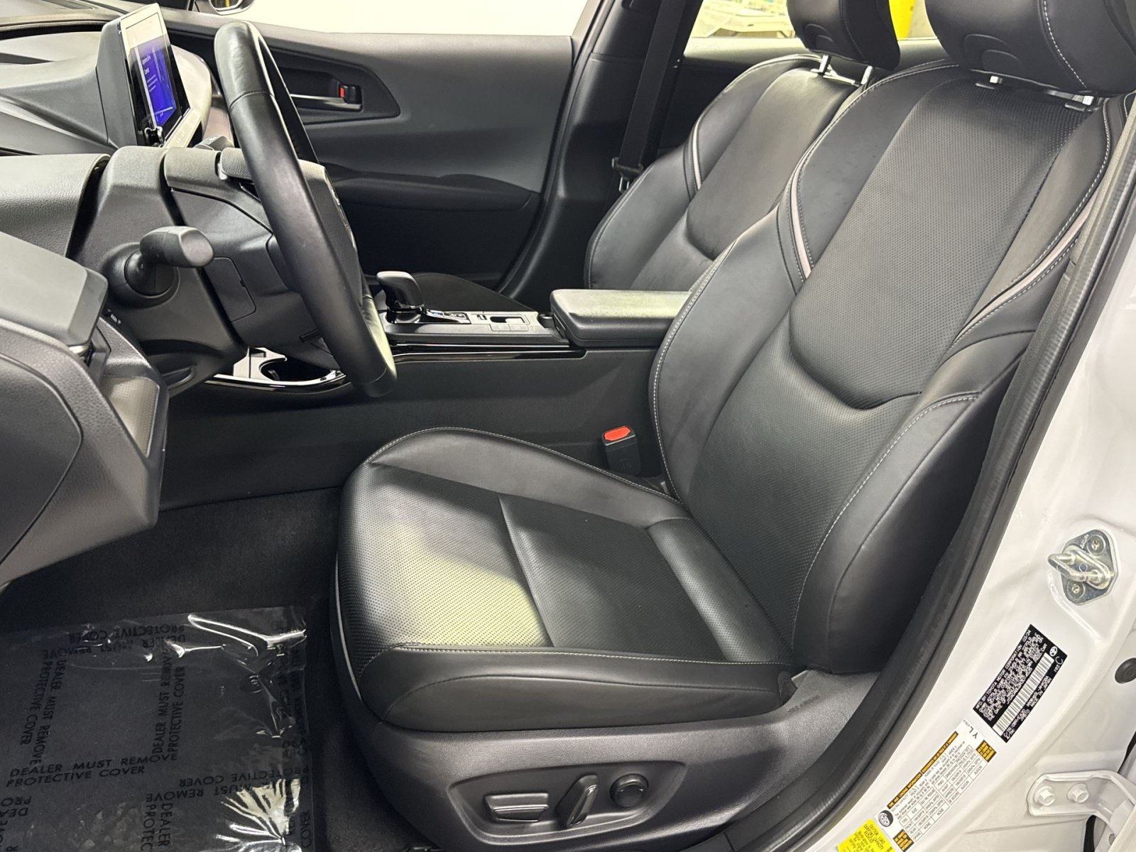 Used 2024 Toyota Prius XLE AWD/4WD image 14
