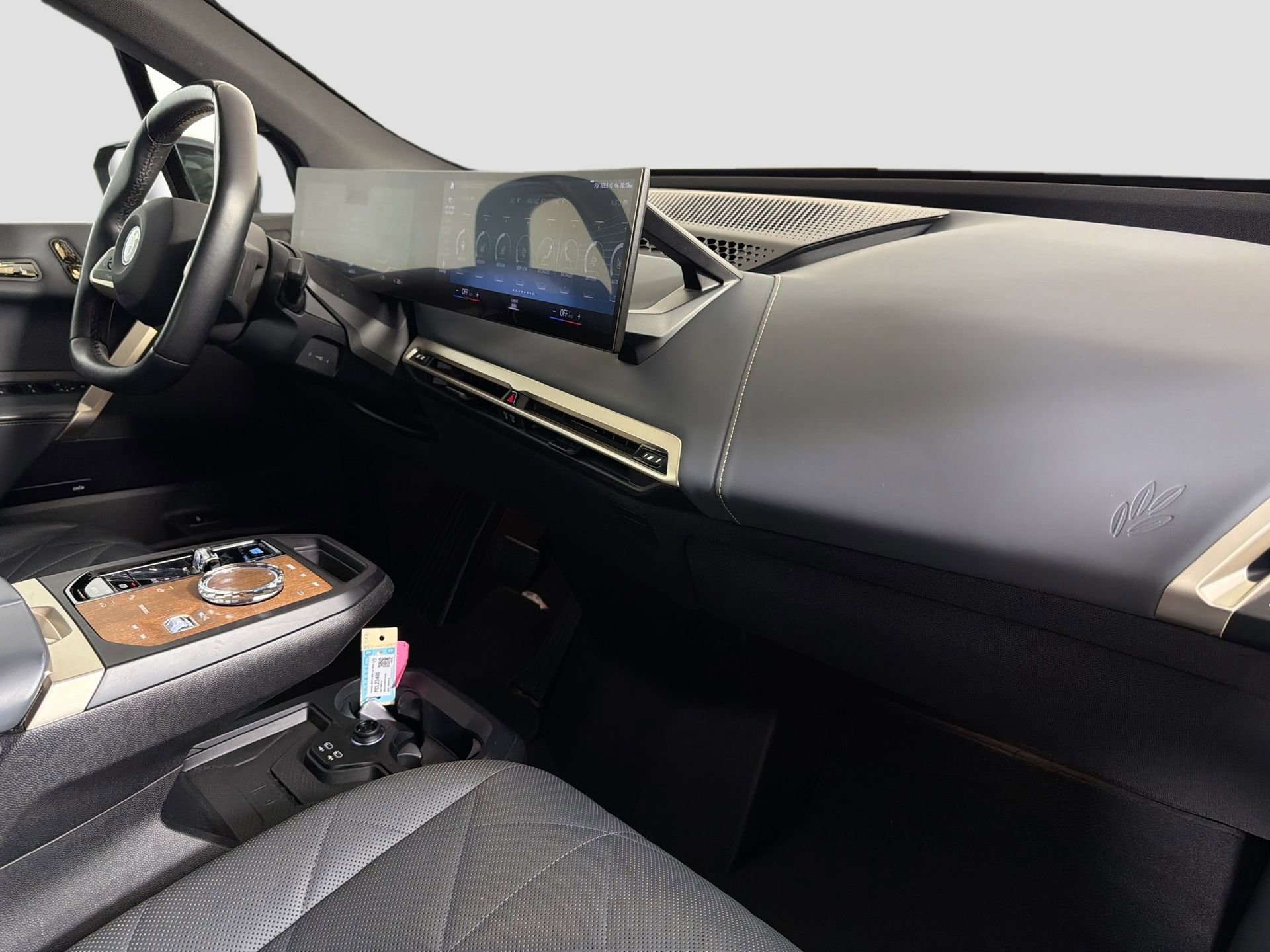 Used 2023 BMW iX xDrive50 w/ Ultimate Package image 29