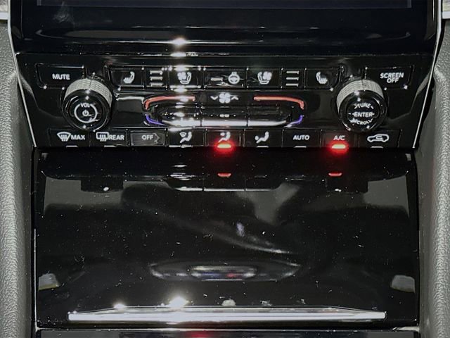 New 2025 Jeep Grand Cherokee Limited w/ Luxury Tech Group II image 10