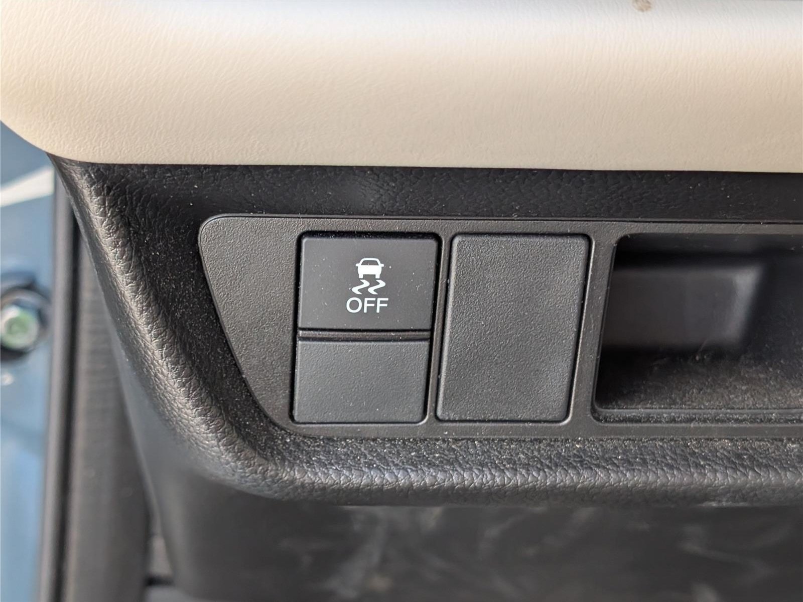 Used 2025 Honda HR-V LX image 19
