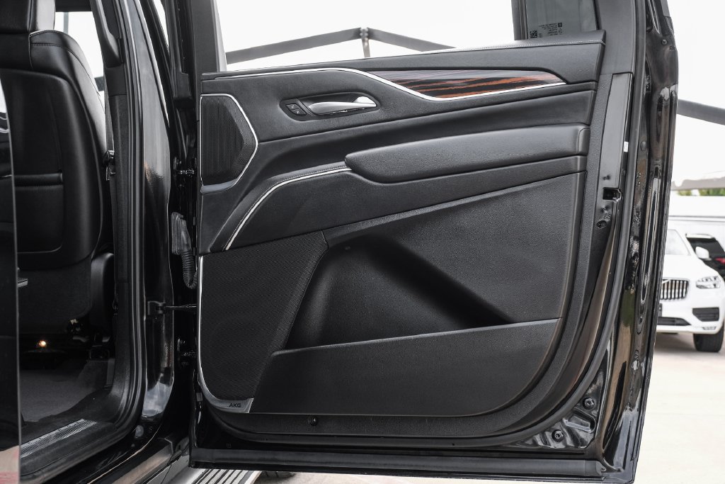 Used 2023 Cadillac Escalade ESV Premium Luxury RWD image 56