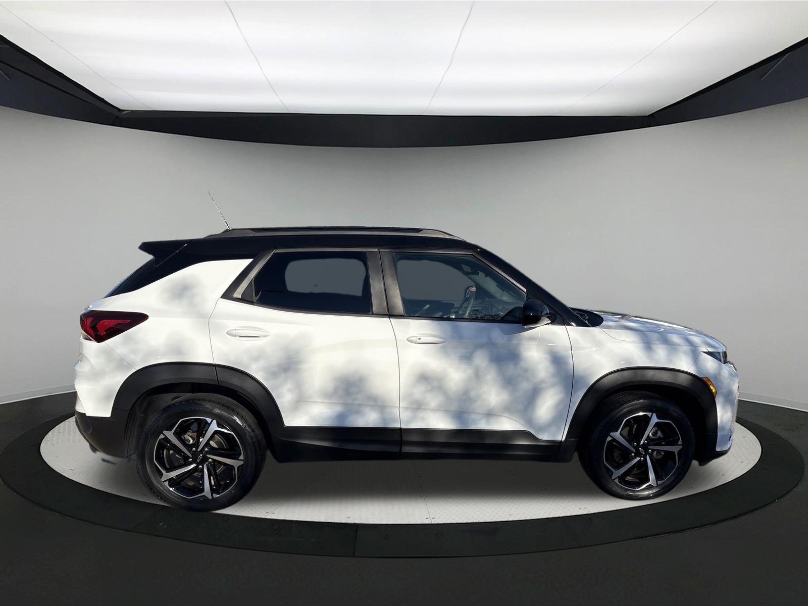Used 2023 Chevrolet TrailBlazer RS FWD image 6