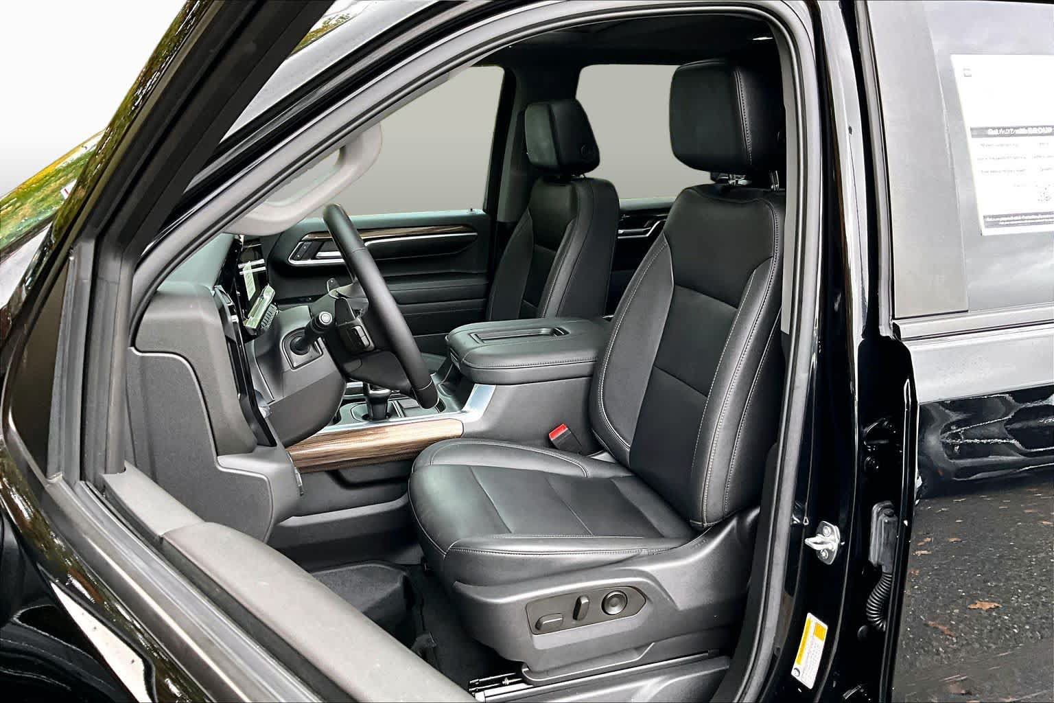 Used 2022 Chevrolet Silverado 1500 LT Trail Boss w/ LT Trail Boss Premium Package AWD/4WD image 9