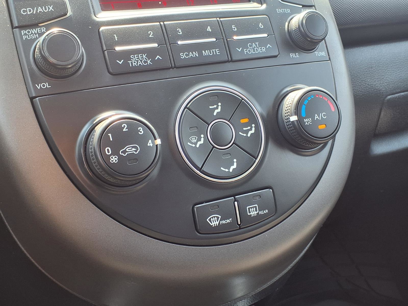 Used 2012 Kia Soul + image 11