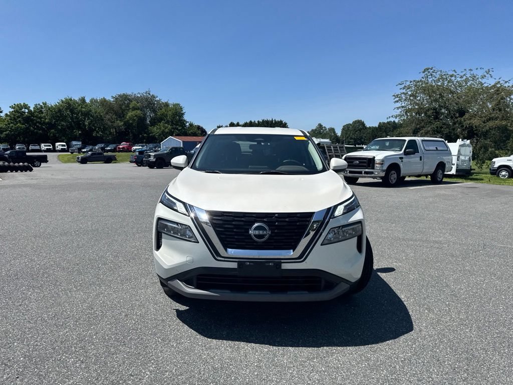 Used 2023 Nissan Rogue SV AWD/4WD image 2