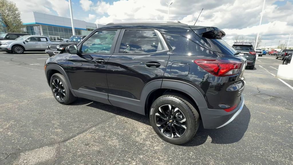 Used 2023 Chevrolet TrailBlazer LT w/ Convenience Package AWD/4WD image 6