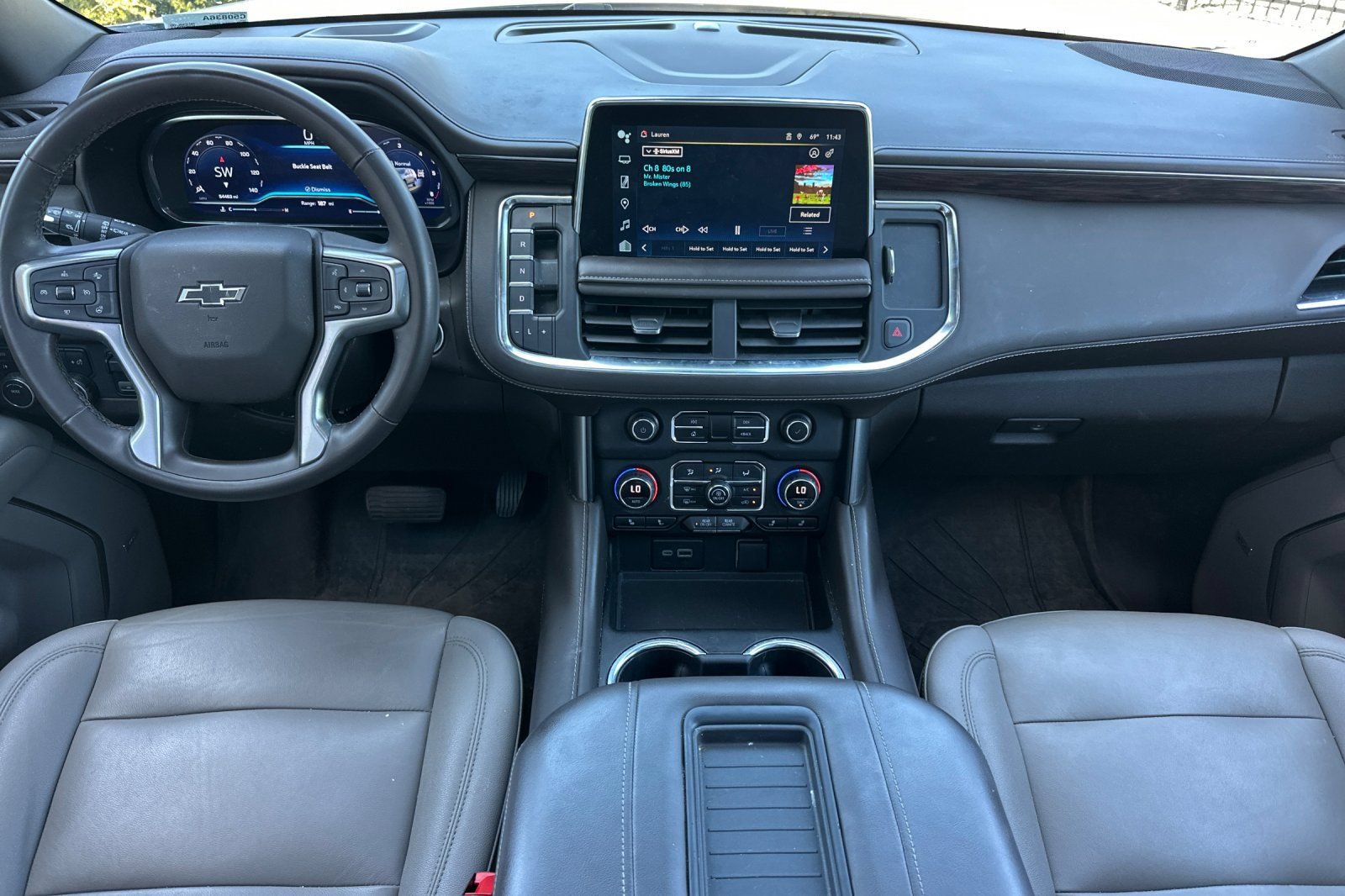 Used 2023 Chevrolet Tahoe Z71 w/ Luxury Package AWD/4WD image 15