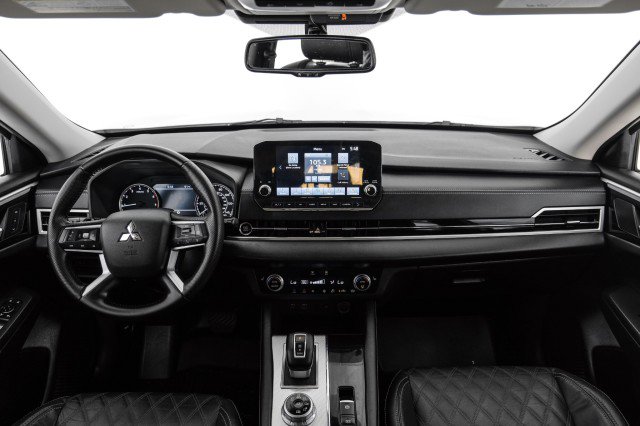 Used 2022 Mitsubishi Outlander SEL image 15