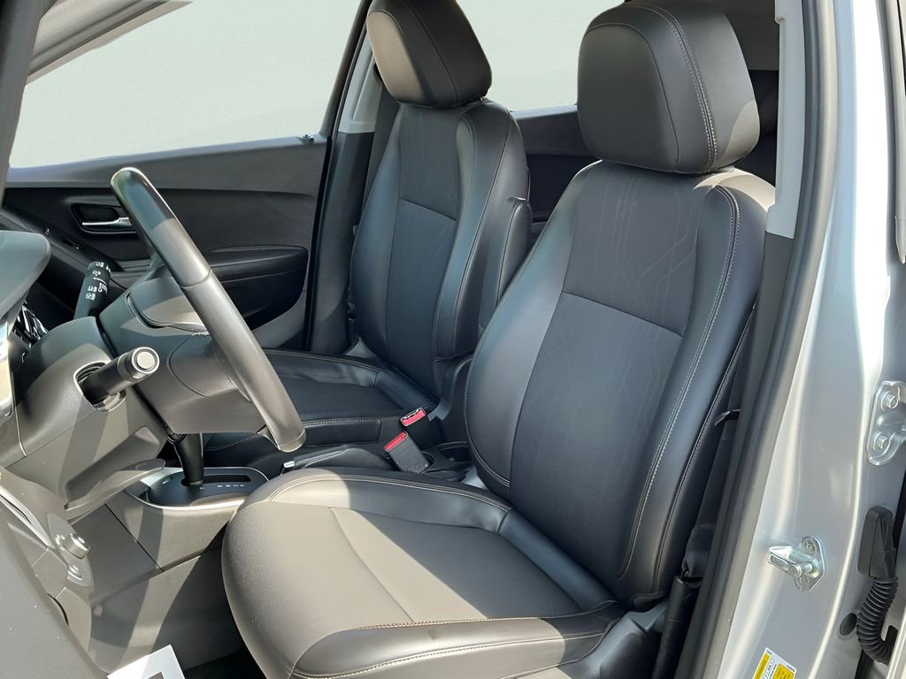 Used 2019 Chevrolet Trax LT w/ LT Convenience Package image 26