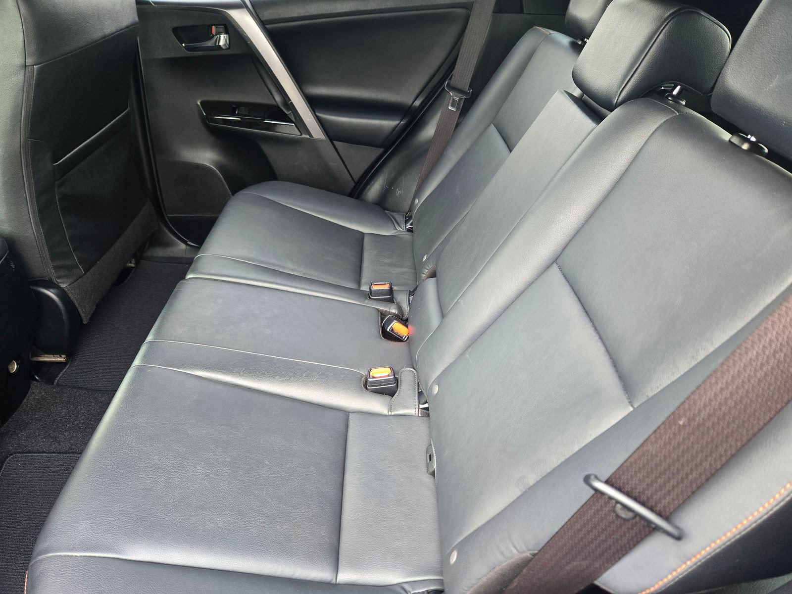 Used 2017 Toyota RAV4 SE image 11