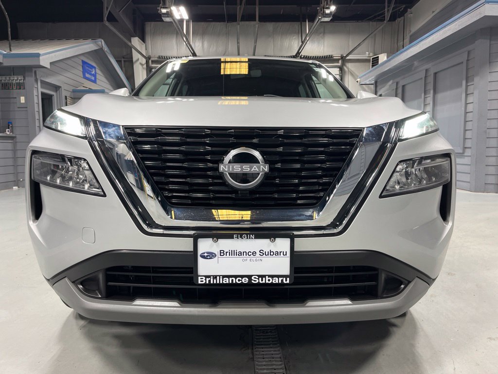 Used 2023 Nissan Rogue SV AWD/4WD image 2