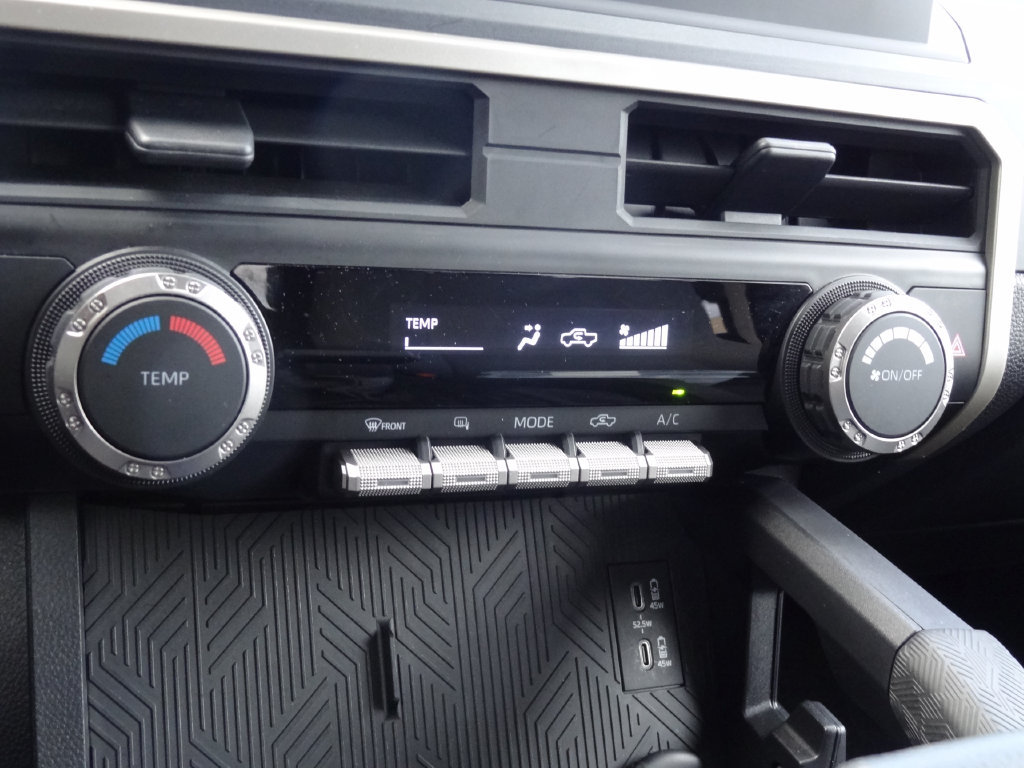 Used 2024 Toyota Tacoma SR w/ SR Upgrade Package AWD/4WD image 27
