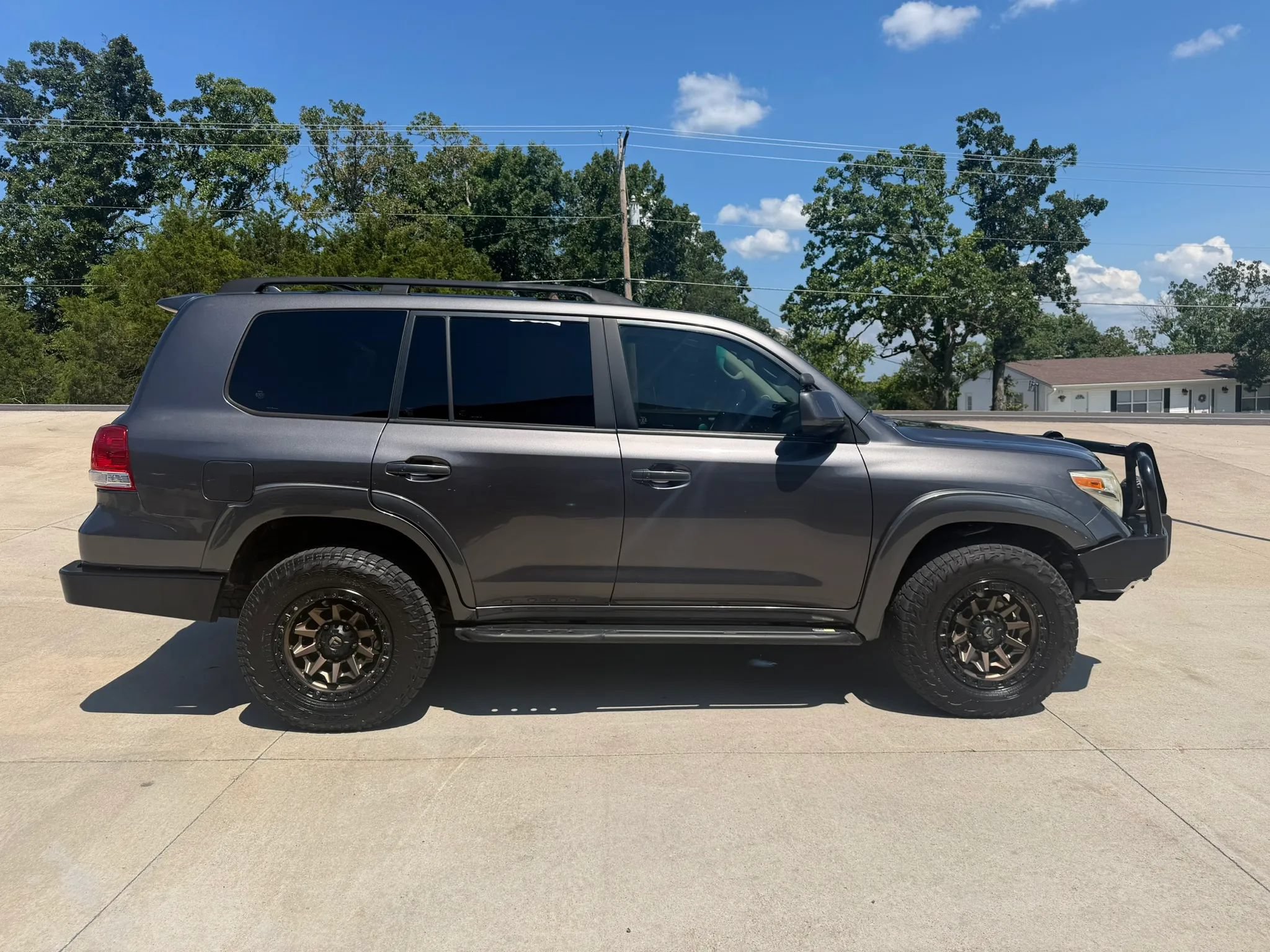Used 2011 Toyota Land Cruiser w/ Upgrade Pkg AWD/4WD image 2